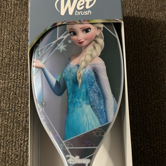 Disney wet brush nwt - Picture 3 of 3